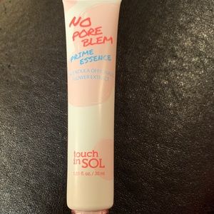 No PORE blem prime essence. BRAND NEW!!!!